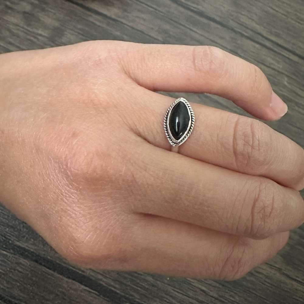 Onyx black stone: sterling silver